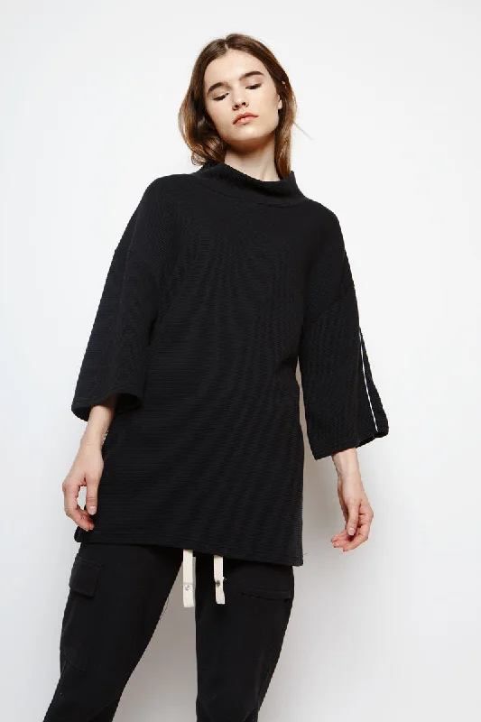 Essential Oversized Sweatshirt in Black